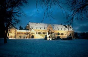 Goslar: De Kaiserpfalz bi Winterdag